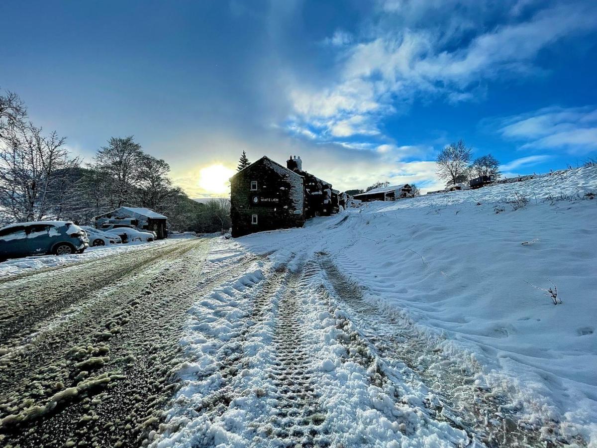 The White Lion Inn Buckden  Exterior foto