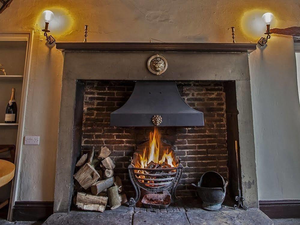 The White Lion Inn Buckden  Exterior foto